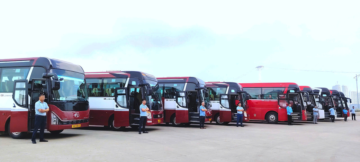 Minh Việt Đón Đoàn Tầu Biển Quốc Tế