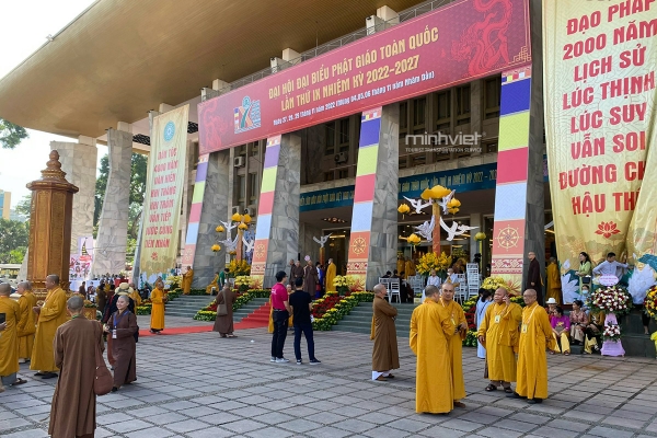 Minh Việt Phục Vụ Xe Cho Đại Hội Đại Biểu Phật Giáo Toàn Quốc Lần Thứ IX Thành Công Tốt Đẹp